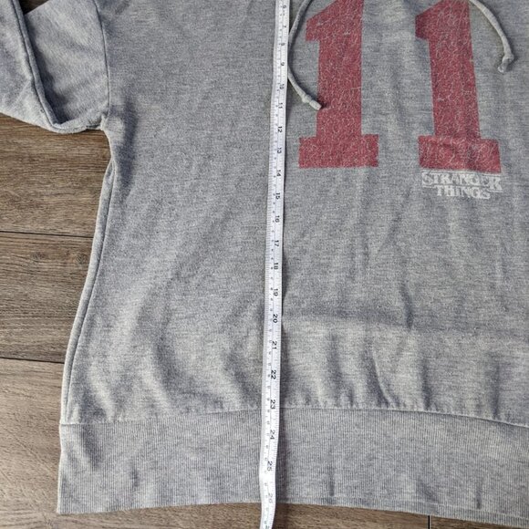 Netflix Official Stranger Things Eleven 11 Millie Bobby Brown Sz: XL Hoodie Y2K - Picture 3 of 11